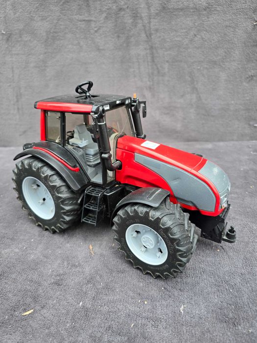 Bruder Valtra T 191