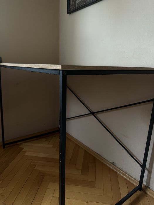 Stół w stanie idealnym