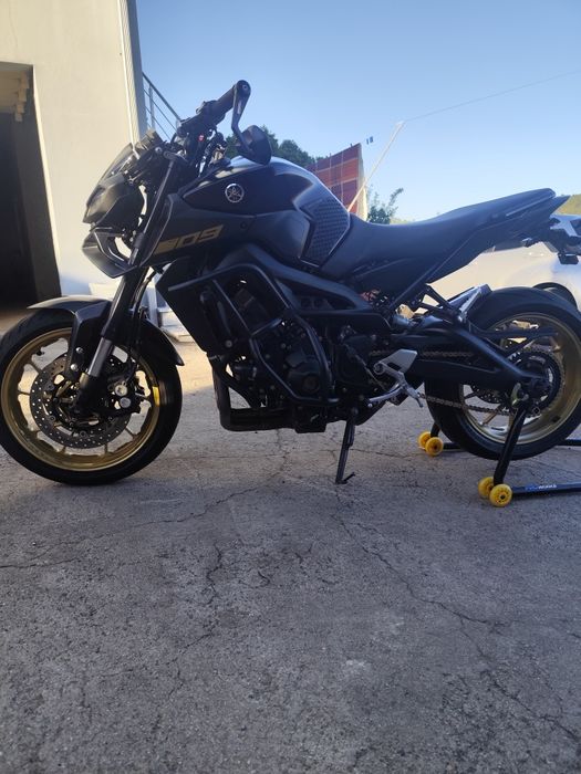 Yamaha mt09 akrapovic