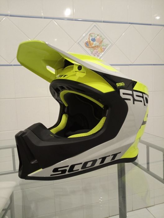 Capacete novo a estrear