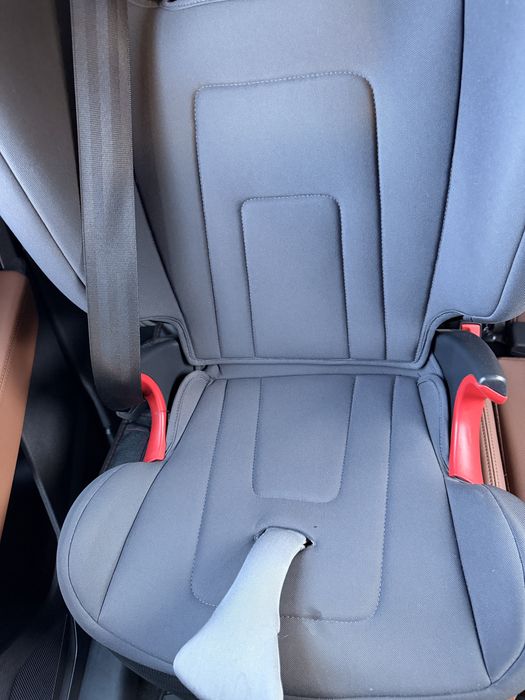 Дитяче автокрісло Britax Römer KIDFIX, група 2–3 (15–35 кг)