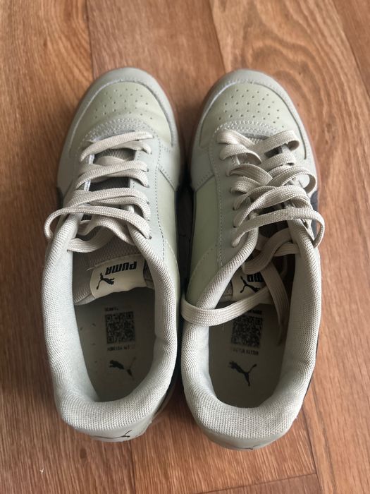 Шкіряні кросівки