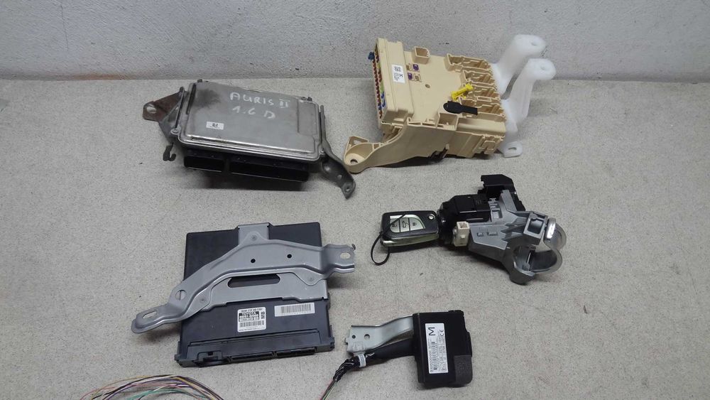 Toyota auris II 12-  1.6 D4D komputer stacyjka kluczyk zestaw startowy
