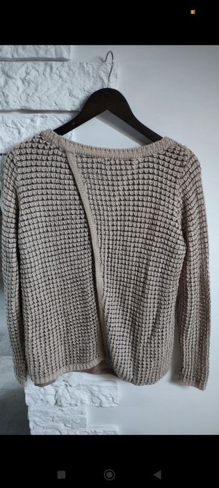 Piękny sweter z rozcięciem na plecach rozm S oversize