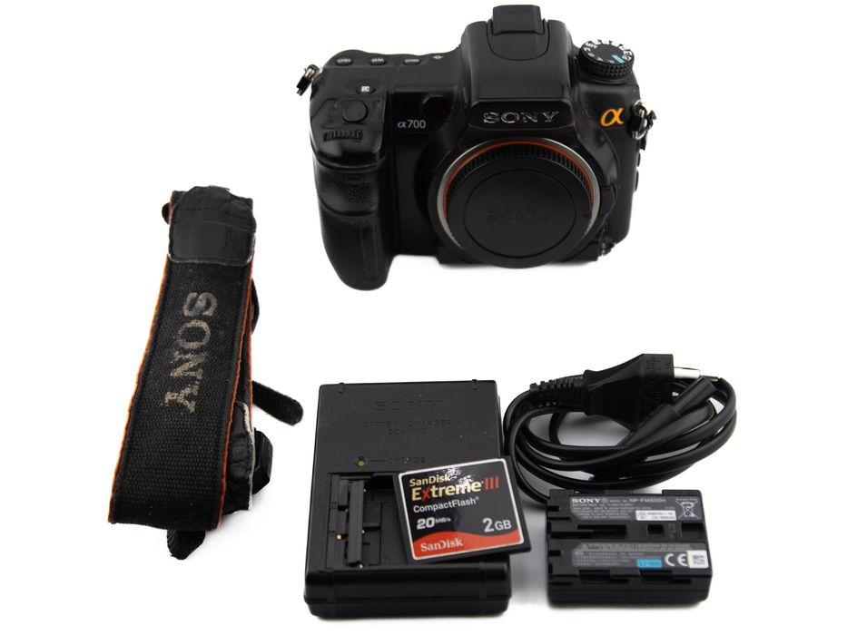 Lustrzanka Sony A700 z ładowarką BC-VM10