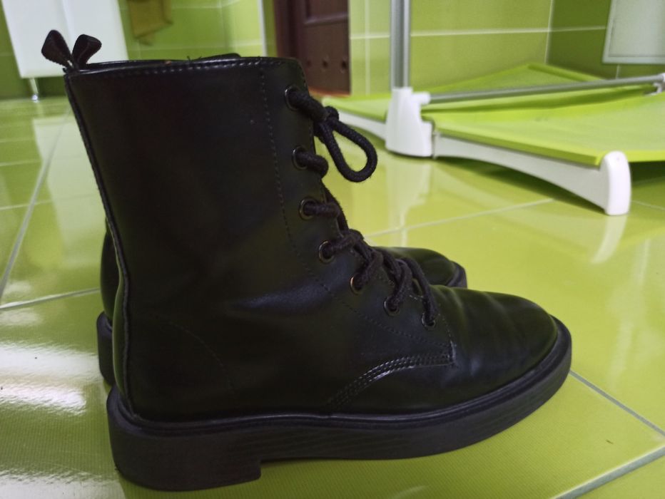 Zimowe, jesienne czarne buty marki H&M dla dziewczynki, rozmiar 35