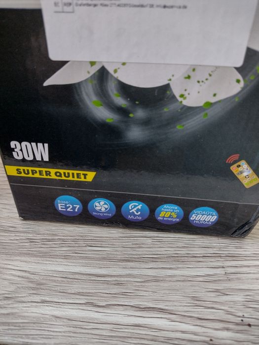 Lampa sufitowa z wiatrakiem