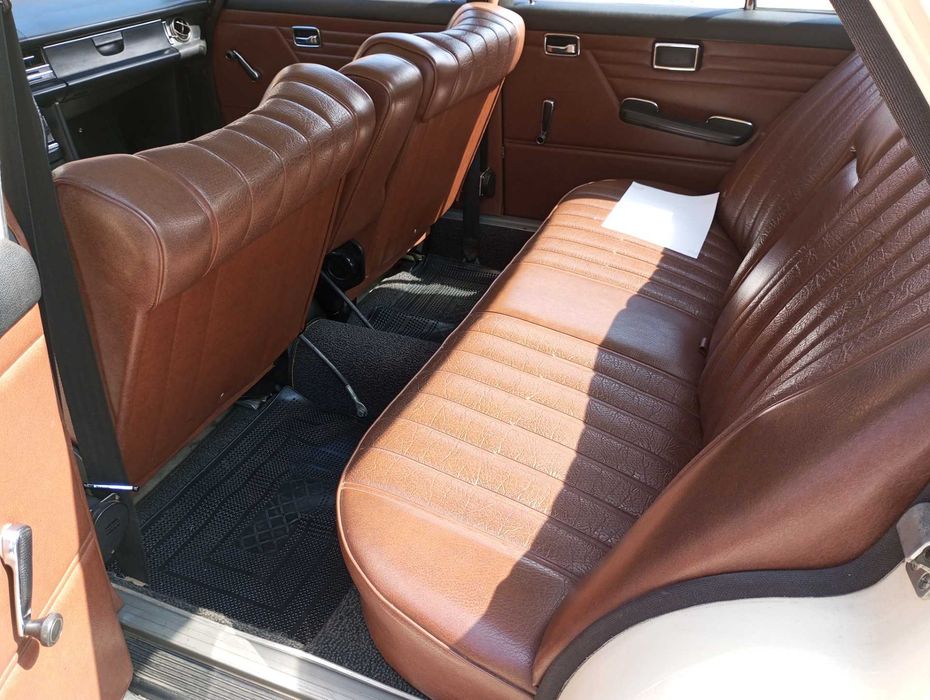 Clássico Mercedes 230.4