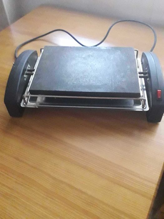 Grelhador de pedra eléctrico