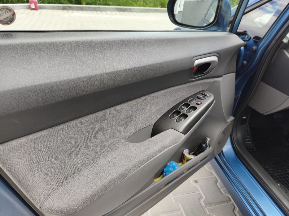 Honda civic 4d Hybrid 8 покоління 1.3 i-Vtec IMA