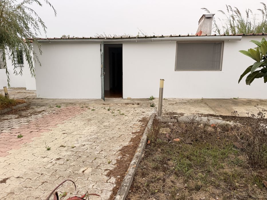 Alugo casa Olho Marinho