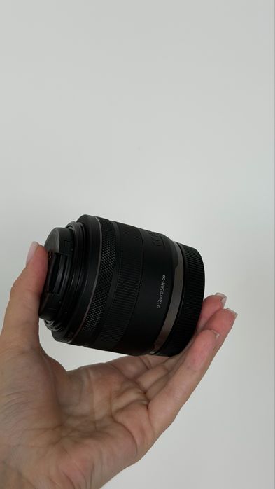 обʼєктив Canon RF 35 mm f1.8 macro