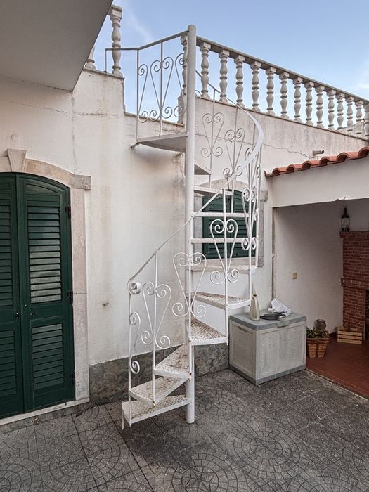 Escada em caracol em ferro