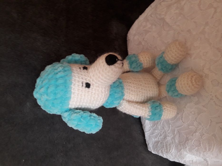 Piesek pudel na szydełku rękodzieło artystyczne zabawka Eko handmade