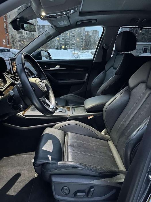 Audi Q5 2020 року