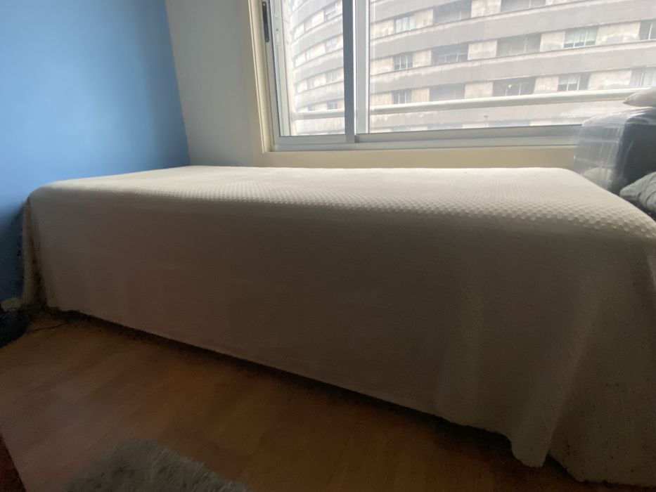 Sommier e colchao de solteiro do Ikea