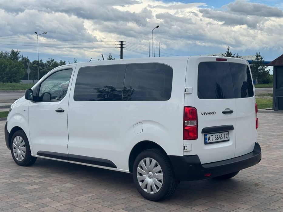 Opel Vivaro 2.0d пасажир 8+1 мість