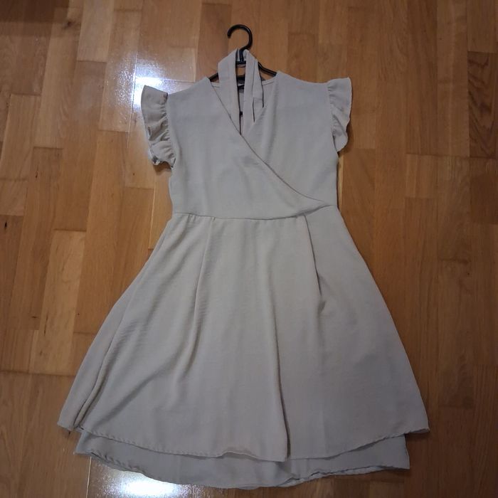 Sukienka letnia beżowa