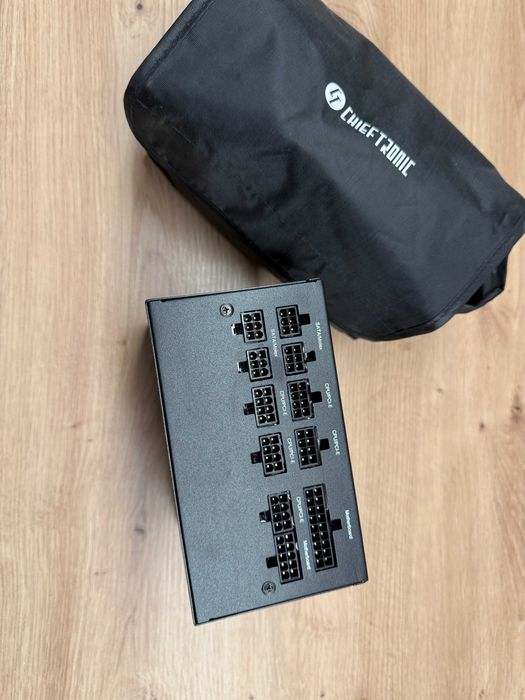 Chieftec Chieftronic GPX-850FC Gold + Be Quiet Pure Power 11 700W Gold