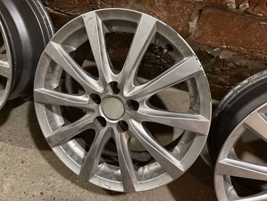 Felgi 17 5x100 / 54,1 mm toyota