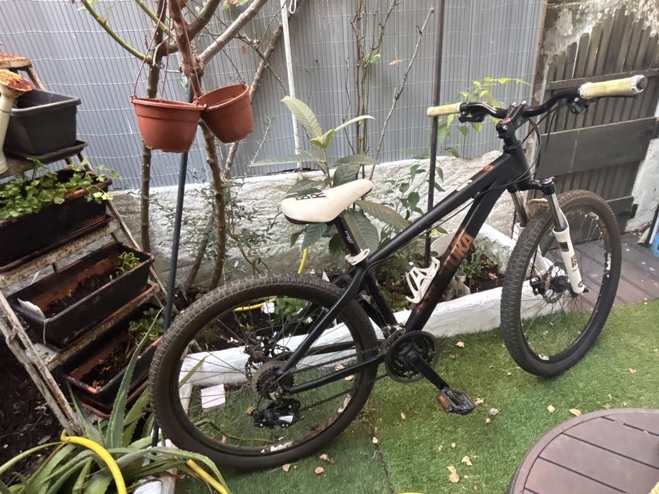 Bicicleta berg stuka como nova