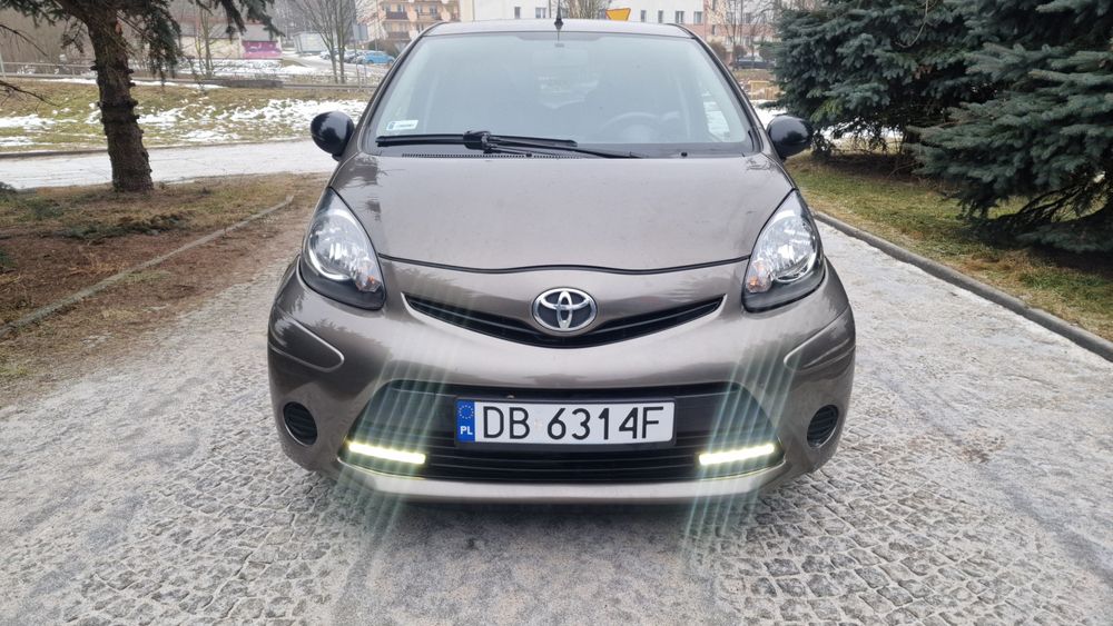 Toyota aygo 2013r lift 1.0 benzyna  204tys km 5d  wersja cinnamon