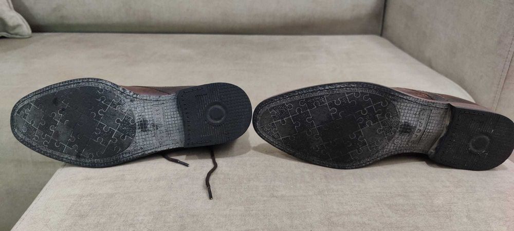 Sapatos Bugatti tam. 43 em excelente estado