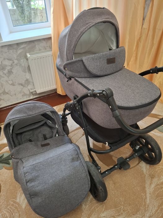 Продам дитячу каляску 2в1