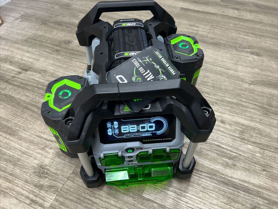 Зарядна станція EGO Nexus Power Station Review – Modular Battery Inver