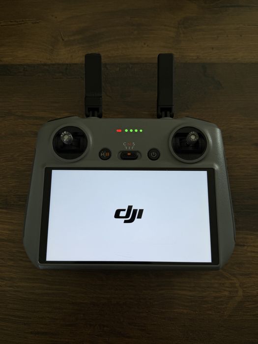 Dron dji mini 4 pro ,rc2, 5 akumulatorów!!!