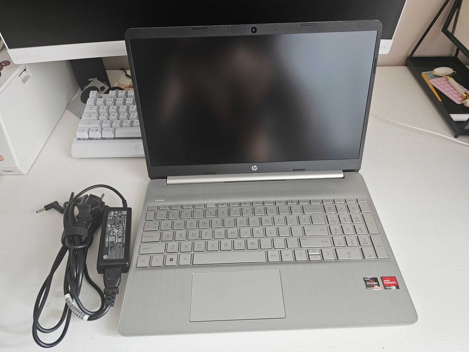 Jak Nowy Laptop HP 15s / 512 M.2 / 16GB RAM / Ryzen 5625U / Win11 Home