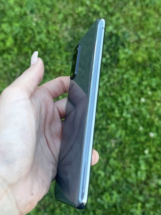 Продам Samsung S20