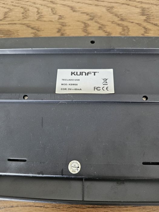 Teclado Kunft modelo KBW08