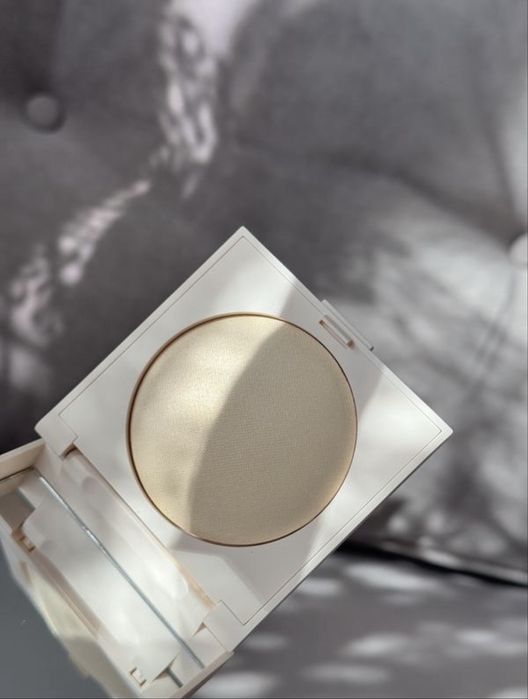 Laura mercier real flawless luminous perfecting pressed powder in translucent 7 g