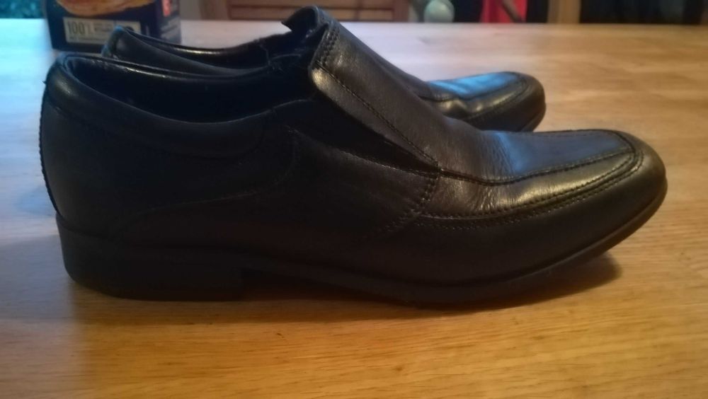 Eleganckie buty dla chlopca r. 37