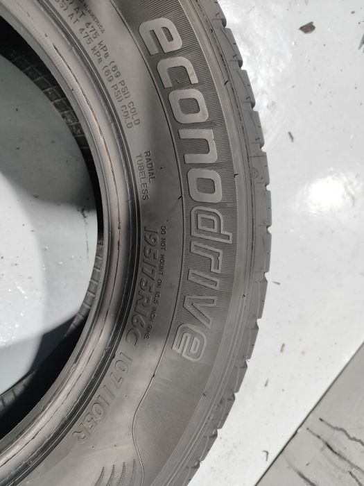 2 pneus semi novos 195-75R16C Dunlop - Oferta dos portes