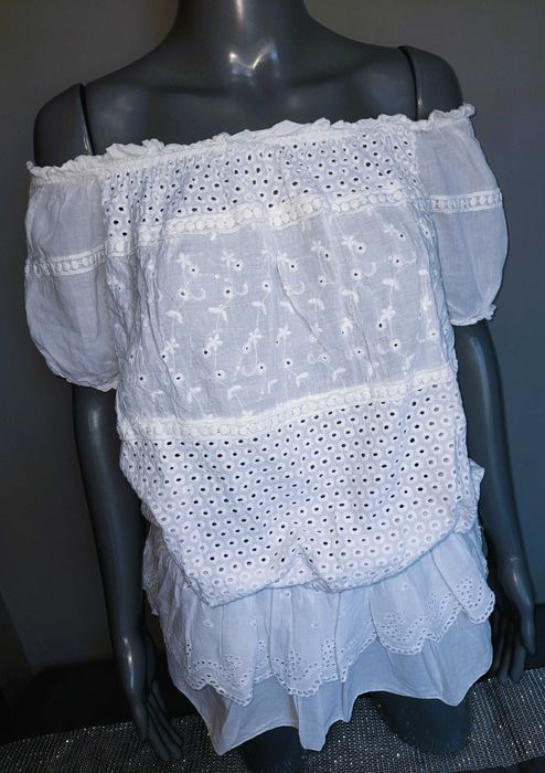 Biała bluzka boho hiszpanka z baskinką