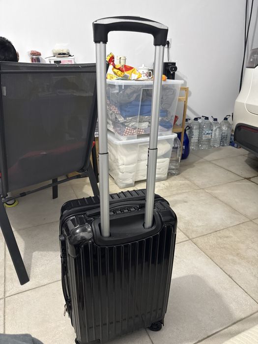 Mala de cabine preta 20” com 4 rodas