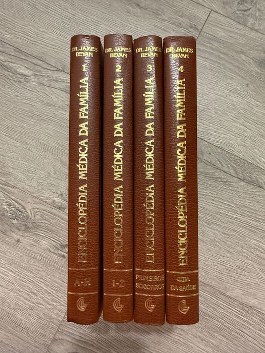 Enciclopédia Médica da Família – 4 Volumes (Dr. James Bevan)