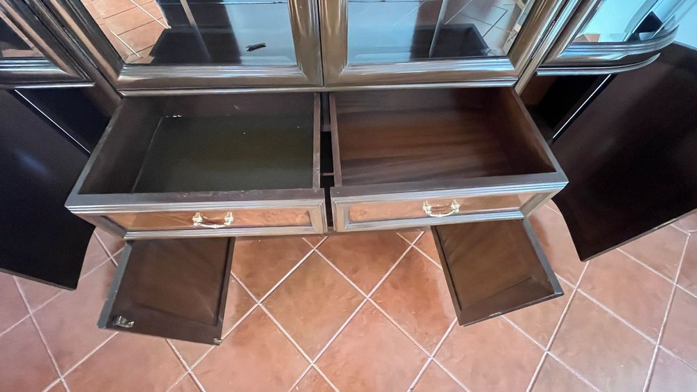 Móvel Cristaleira em Muito Bom estado