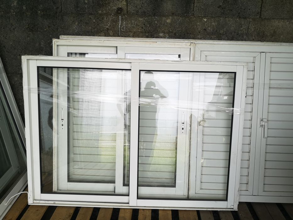 Vendo portas e janelas de alumínio