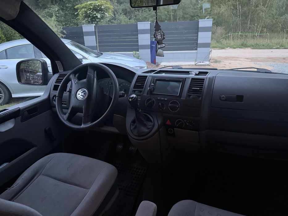 Volkswagen Transporter T5 9 osob long