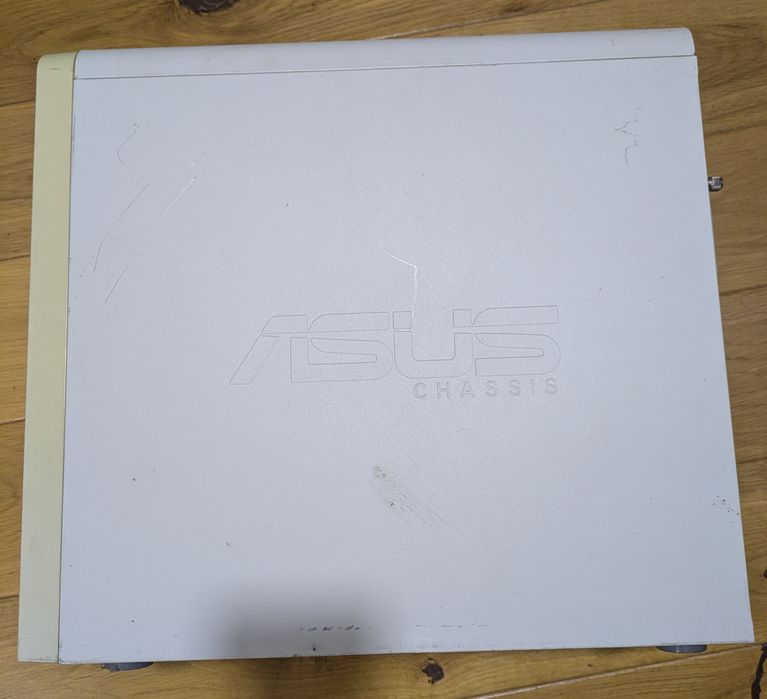 Комп'ютерний корпус mini АТХ ASUS