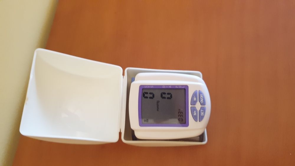 Medidor de Tensão/Tensiómetro Digital de Pulso BP-202 com Estojo