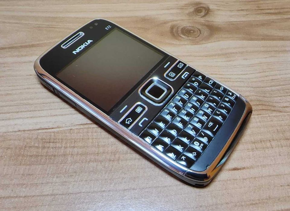 Telefon Nokia E72