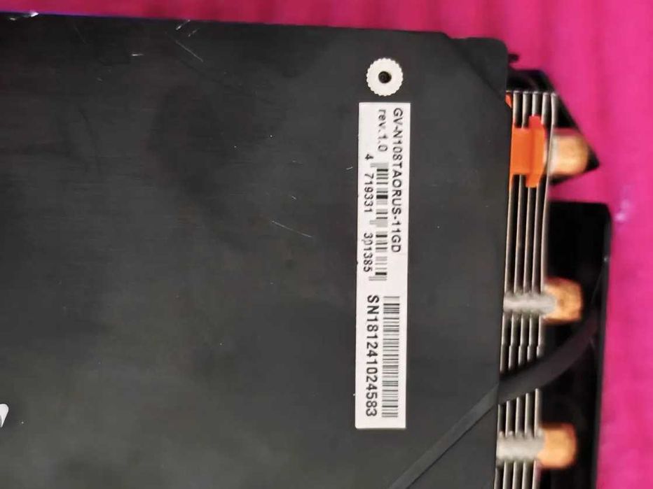 Lote de Componentes PC: GTX 1080 Ti, i7-7820X e Board X299