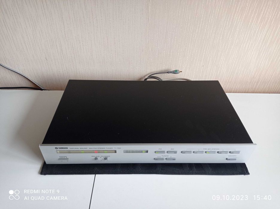 Тюнер Yamaha T-760 natural sound stereo tuner AM /FM T-760