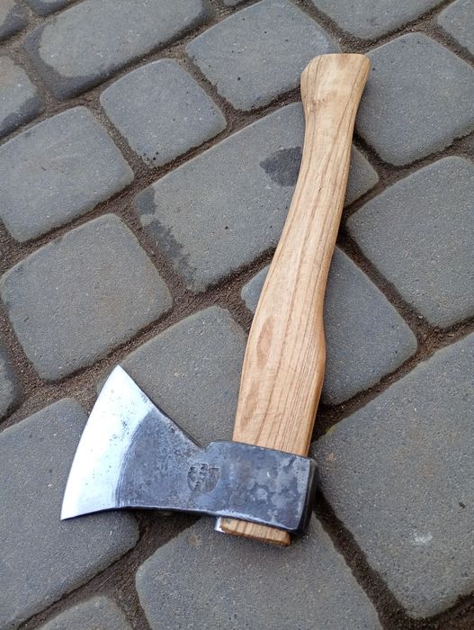 Ręcznie kuta siekiera Rttm Końskie 0,7kg