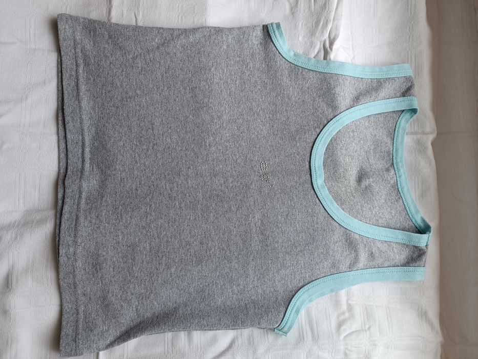 Sprzedam szary top.