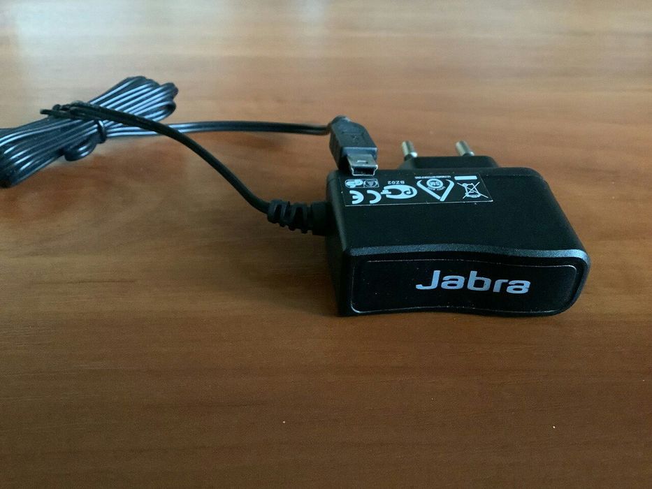 Зарядное устройство Jabra.